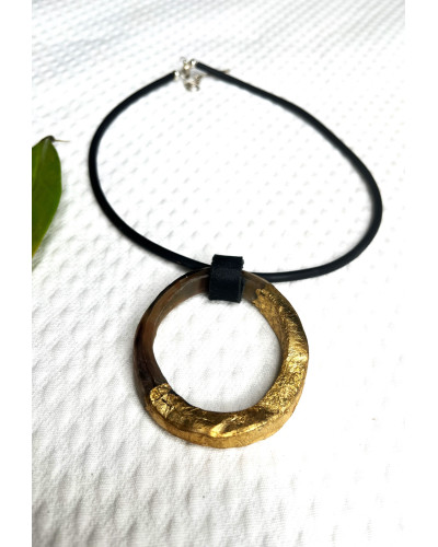 Collar cuerno oro